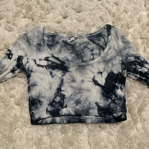 garage long sleeve crop top